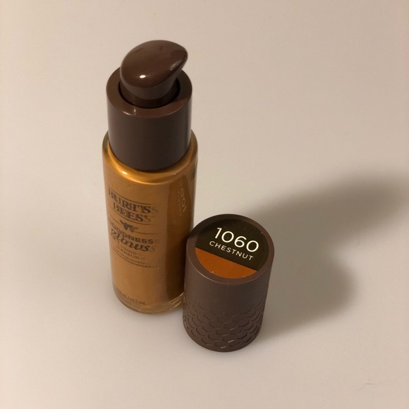 Burt’s Bees Goodness Glows in Chestnut - Picture 2 of 4